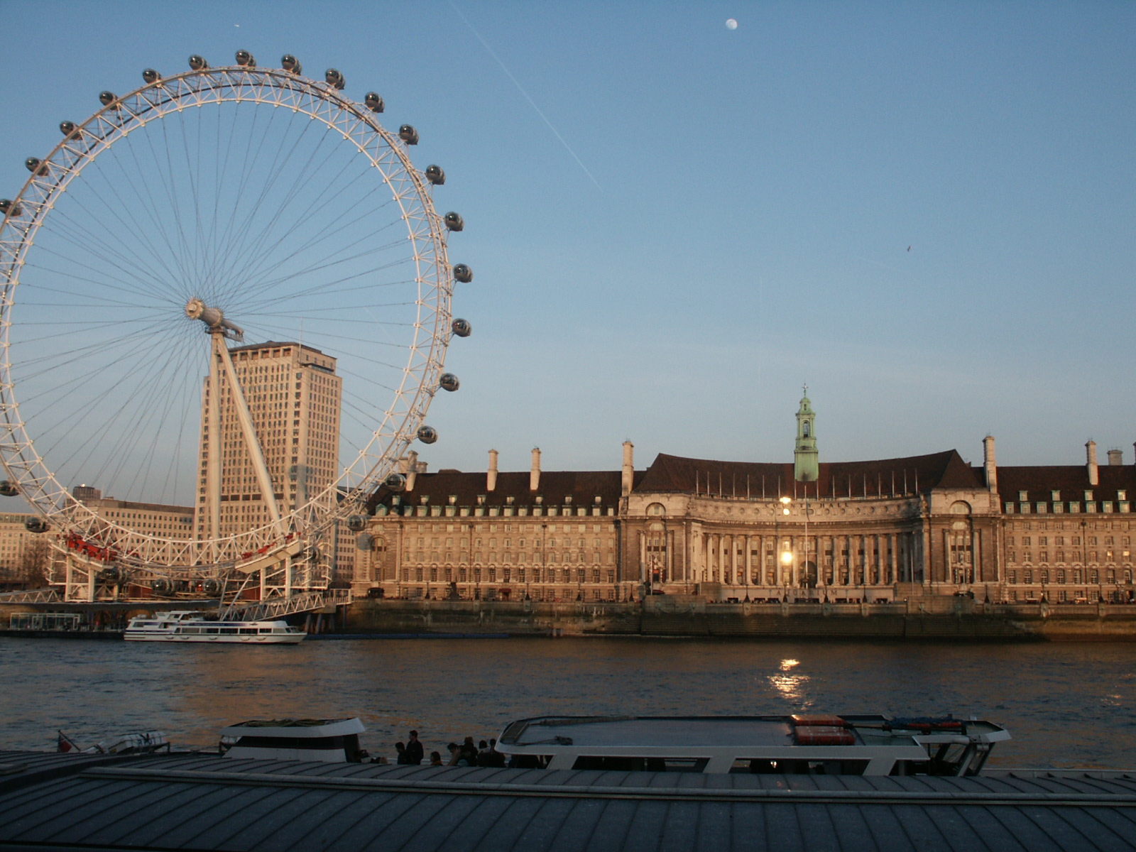London_eye_v_ podvecer.jpg